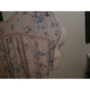 LOFT Pink Floral Mix Media Short Sleeve Blouse Size Small